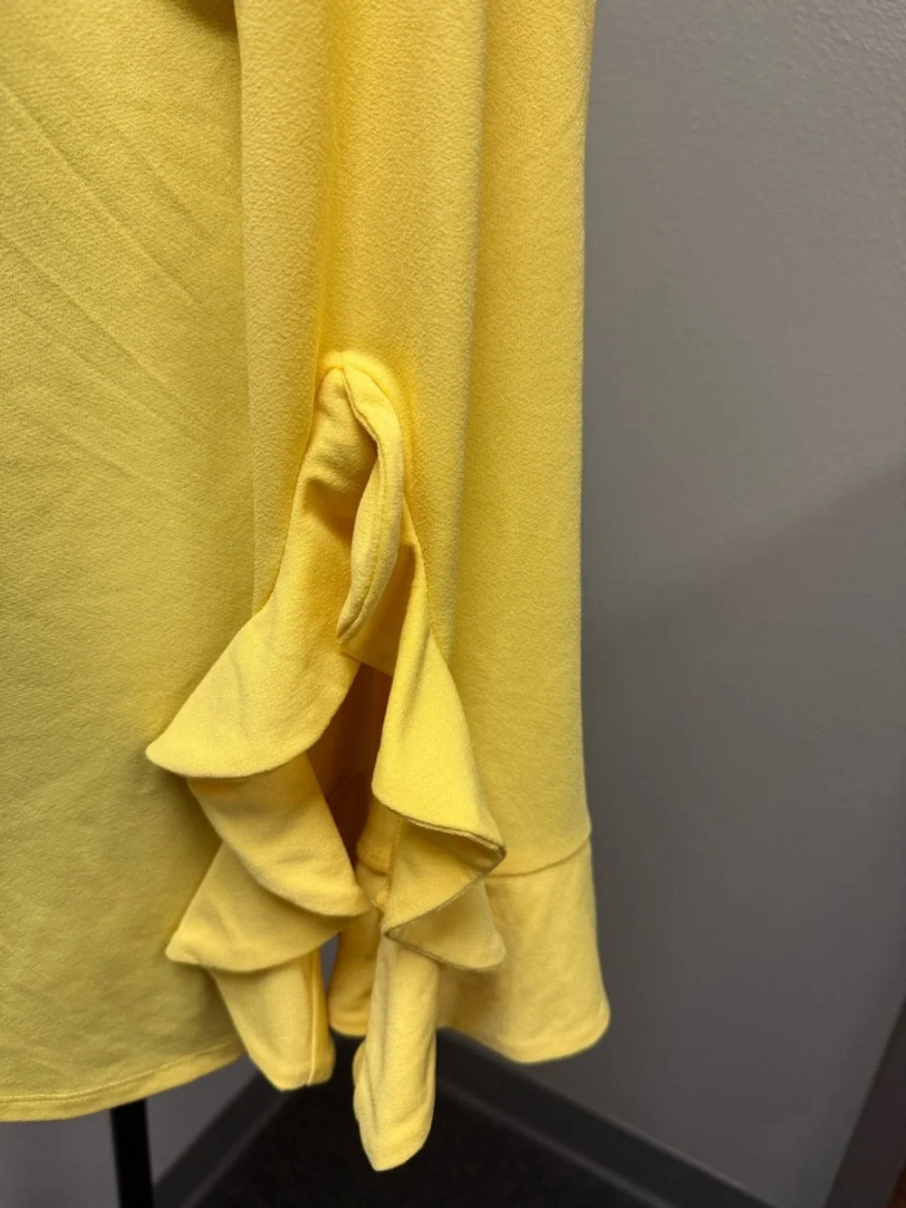 Melissa Paige Yellow Keyhole Blouse Ruffle Sleeve Stretch Top Large Size - Picture 5 of 11